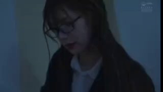 瓦房店人才网一点都不认真，吃鸡吧也要玩手机